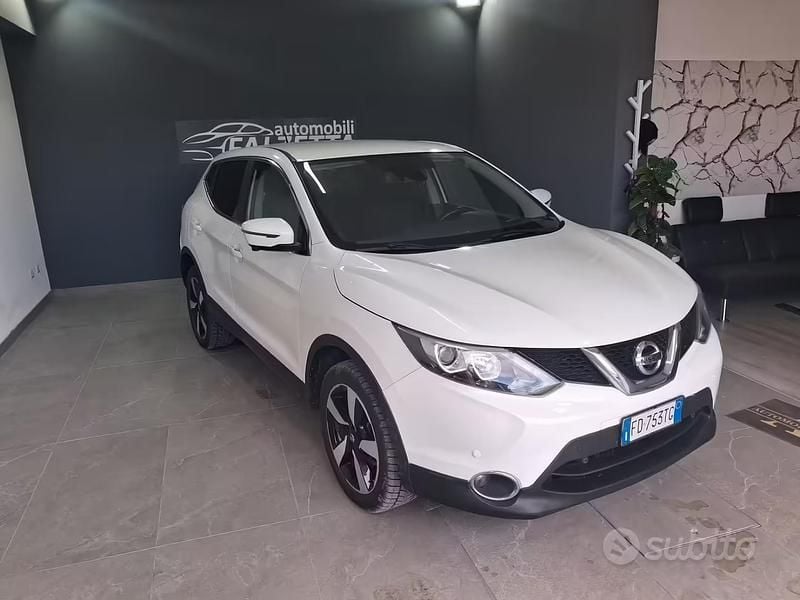 Usata Nissan Qashqai Tekna 110 CV (80 kW) 2016 Bianco SUV