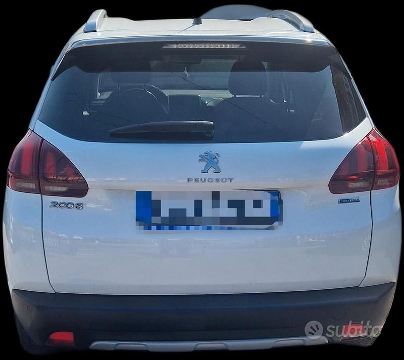 Usata Peugeot 2008 Allure 112 CV (82 kW) 2017 Bianco SUV