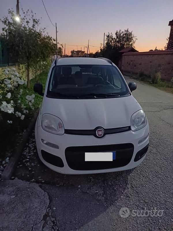 Bianco Usata 2013 Fiat Panda Lounge Tre volumi | 4500 € (Buon prezzo) - Immagine 1/4