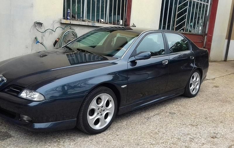 Second-hand Alfa Romeo 166 1999 Negru Berlinǎ