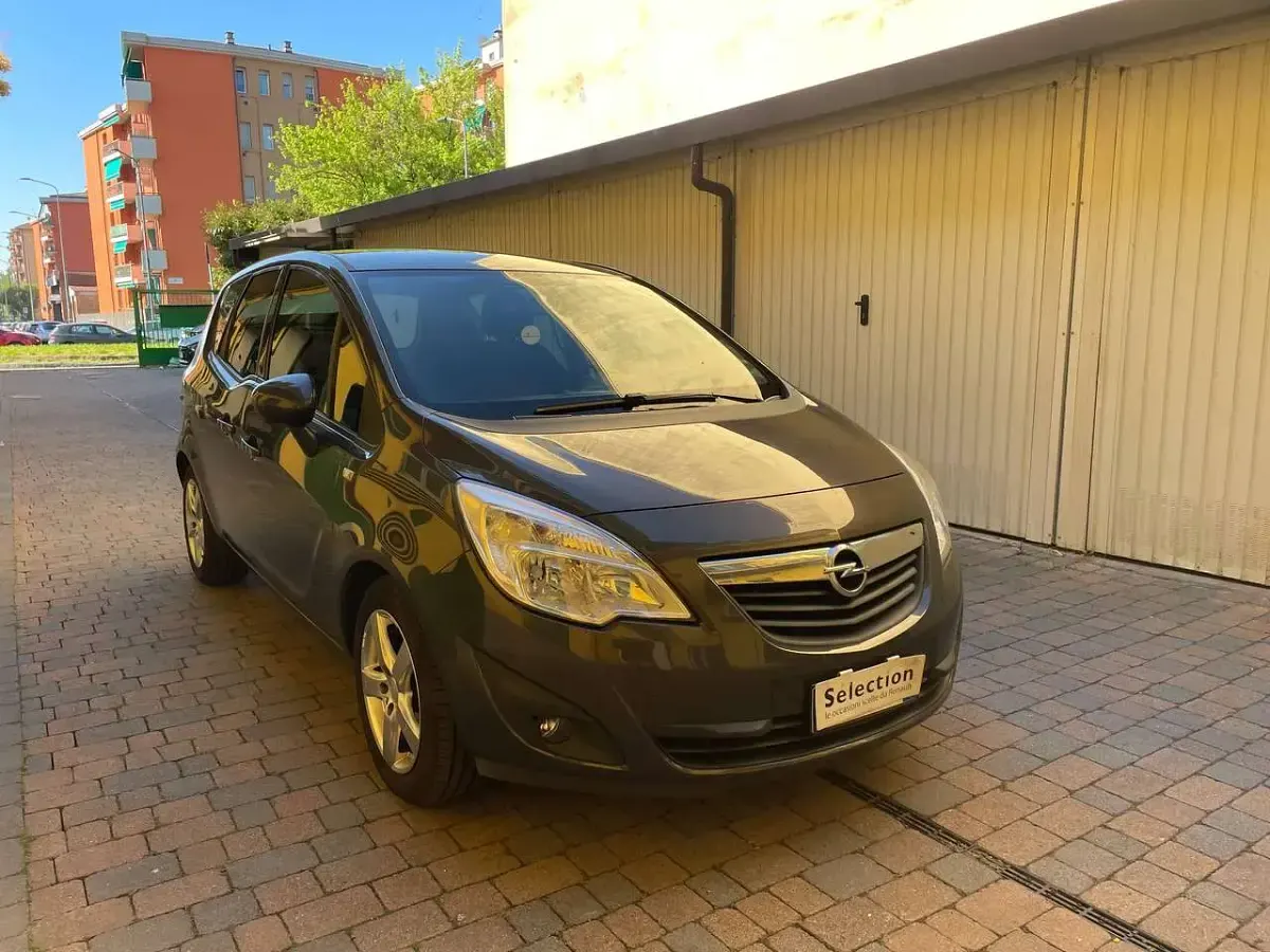 Usata Opel Meriva 120 CV (88 kW) 2013 Marrone Monovolume