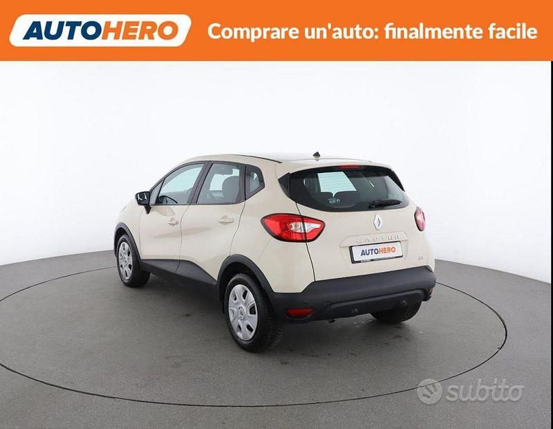 Usata Renault Captur 90 CV (66 kW) 2015 Beige SUV