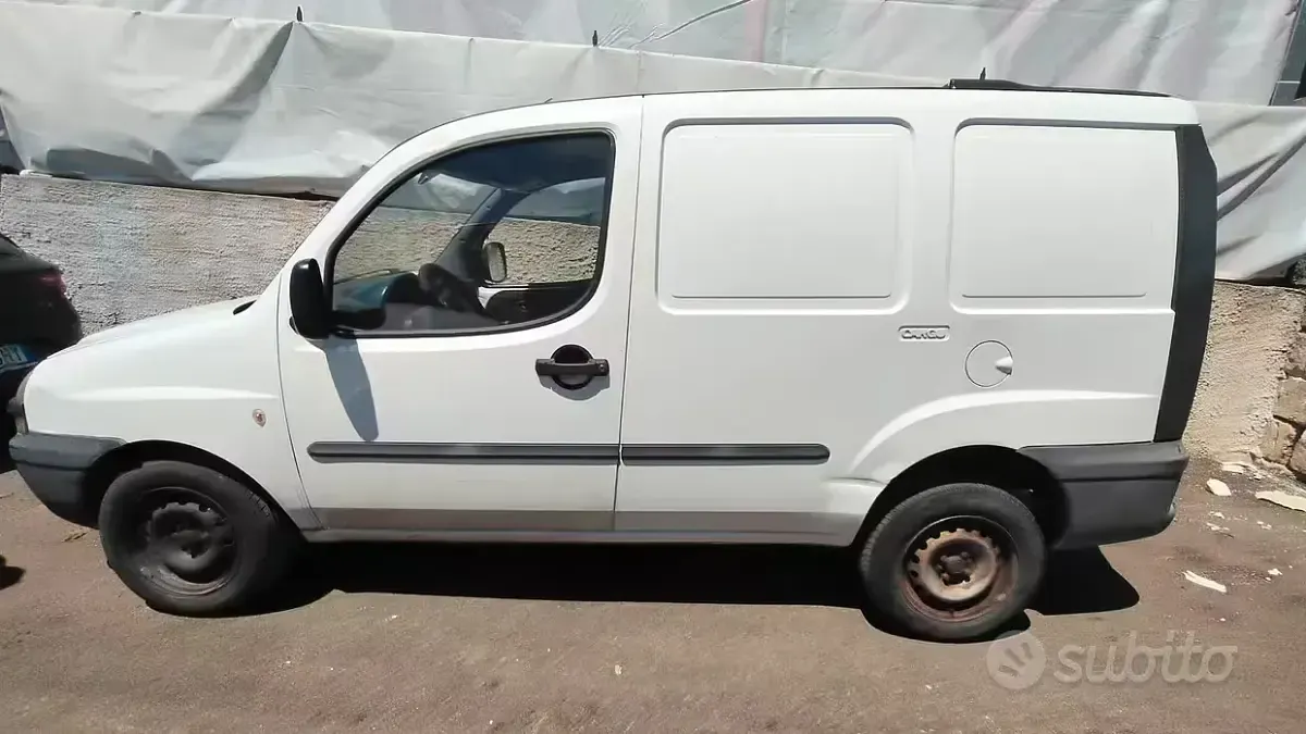 Usata Fiat Doblò 63 CV (46 kW) 2003 Bianco Monovolume