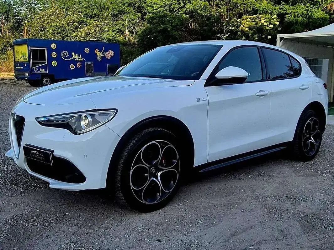 Usata Alfa Romeo Stelvio Ti 209 CV (153 kW) 2022 Bianco SUV