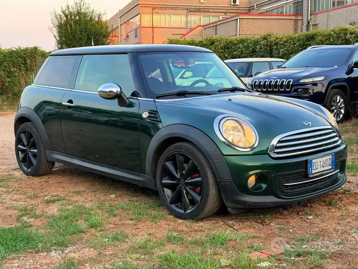 Usata Mini Cooper 122 CV (89 kW) 2011 Verde Utilitaria
