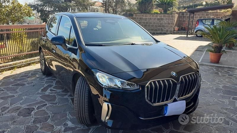 Usata 2023 BMW 218 Active Tourer Luxury Line Monovolume | 28.400 € (Ottimo prezzo) - Immagine 1/4