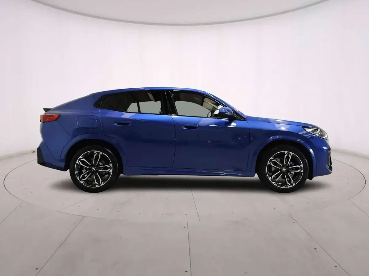 Nuova BMW X2 M Sport 150 CV (110 kW) 2026 Portimao blue SUV