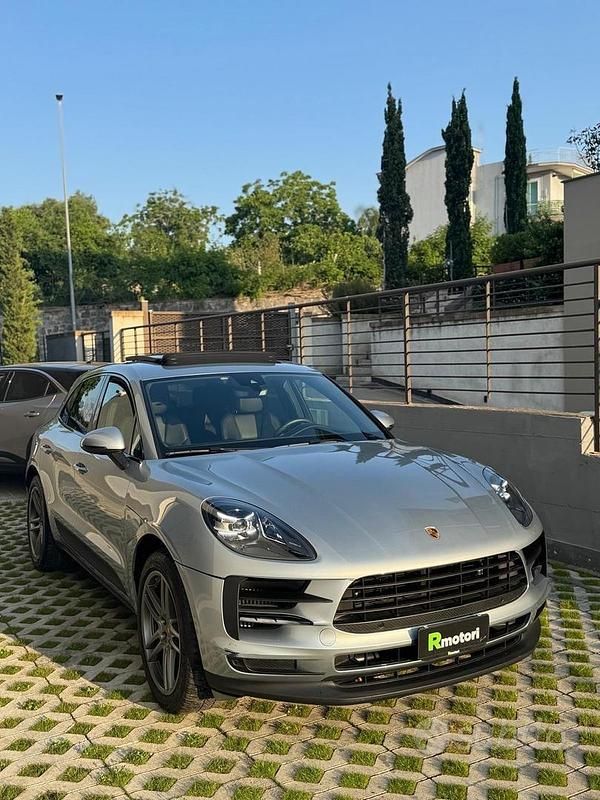 Grigio Usata 2019 Porsche Macan SUV | 49.990 € (Ottimo prezzo) - Immagine 1/4