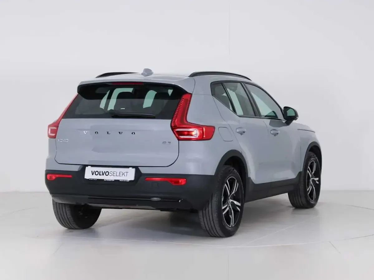 Usata Volvo XC40 Plus 163 CV (119 kW) 2024 Grigio SUV