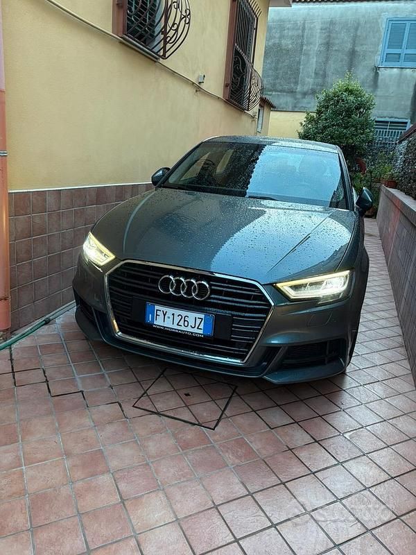 Usata Audi A3 S-Line 116 CV (85 kW) 2019 Grigio Berlina
