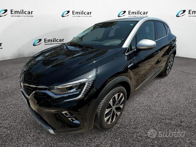 Nero etoile/tetto gris Usata 2024 Renault Captur Techno SUV | 17.500 € (Buon prezzo) - Immagine 1/4