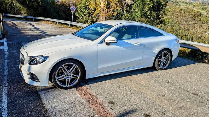 Usata Mercedes E220 Premium Plus 194 CV (142 kW) 2018 Coupé