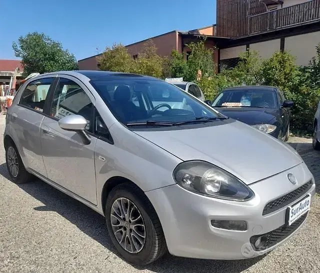 Usata Fiat Punto Lounge 77 CV (56 kW) 2012 Grigio Utilitaria