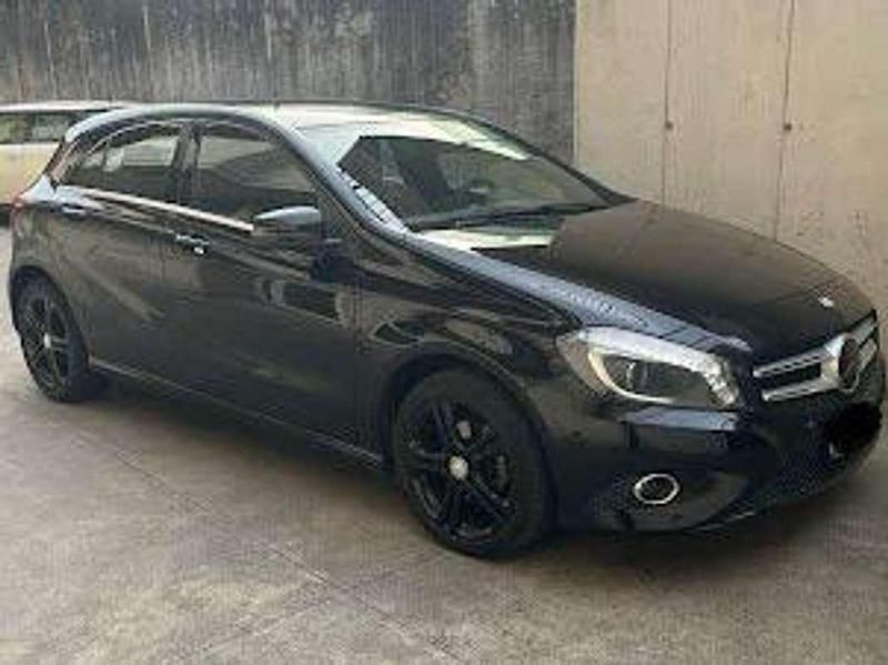 Nero Usata 2016 Mercedes A180 Edition Tre volumi | 13.800 € (Buon prezzo) - Immagine 1/4