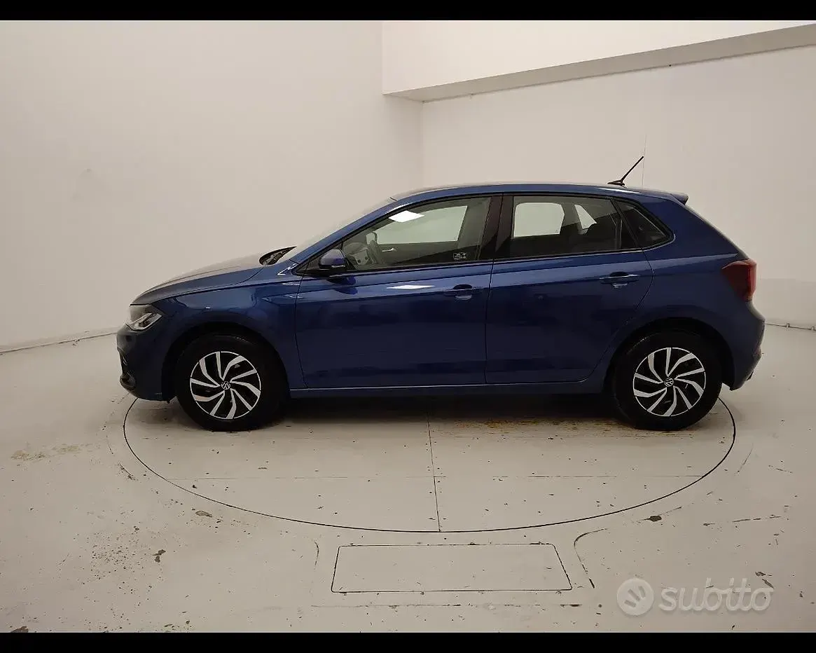 Usata VW Polo Life 95 CV (69 kW) 2025 Blu Utilitaria