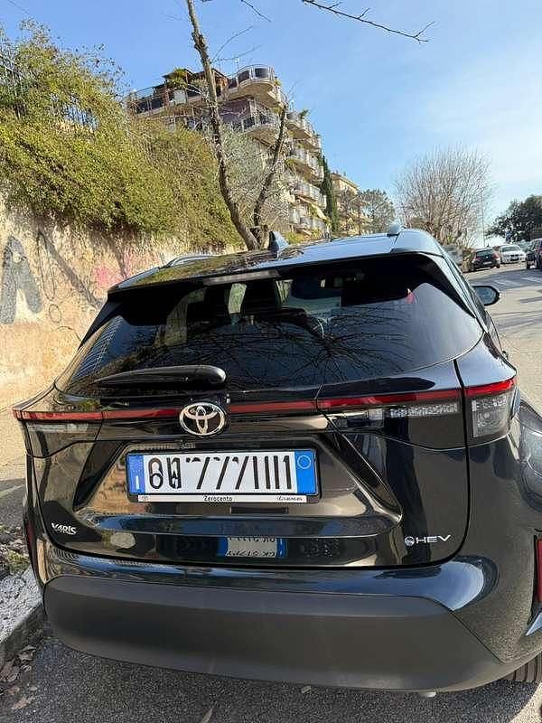 Usata Toyota Yaris Cross Lounge 92 CV (67 kW) 2024 Nero SUV