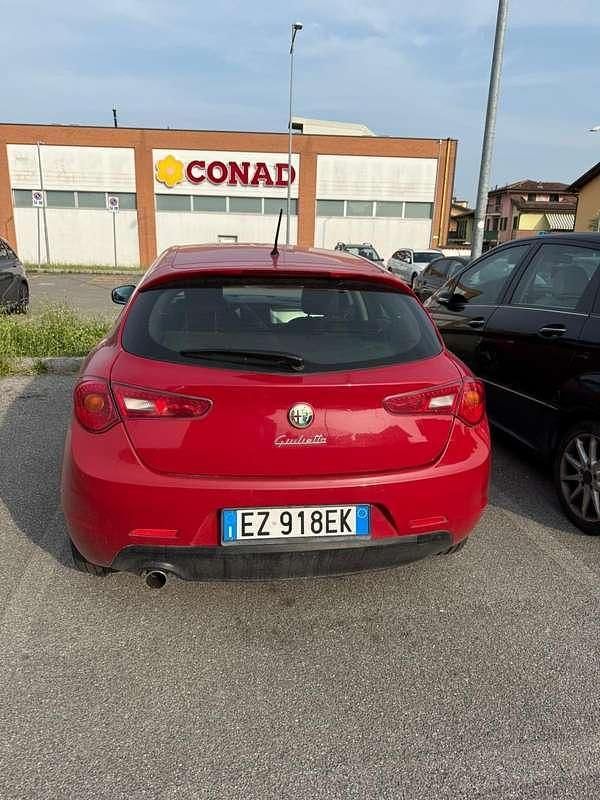 Usata Alfa Romeo Giulietta Distinctive 109 CV (80 kW) 2011 Rosso Utilitaria