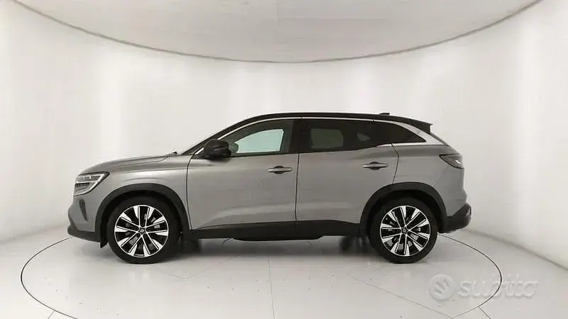Usata Renault Austral Techno 199 CV (146 kW) 2023 Grigio SUV