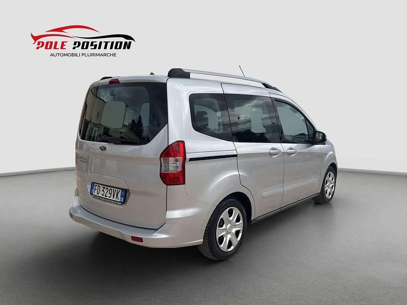 Usata Ford Tourneo Courier Titanium 95 CV (69 kW) 2016 Argento Monovolume