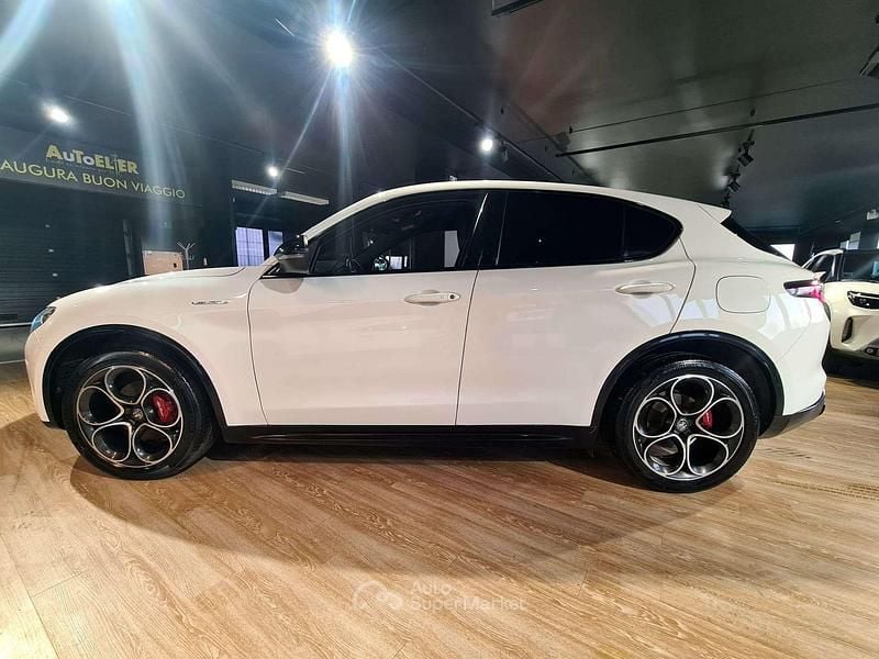 Usata Alfa Romeo Stelvio Veloce 209 CV (153 kW) 2024 Bianco SUV