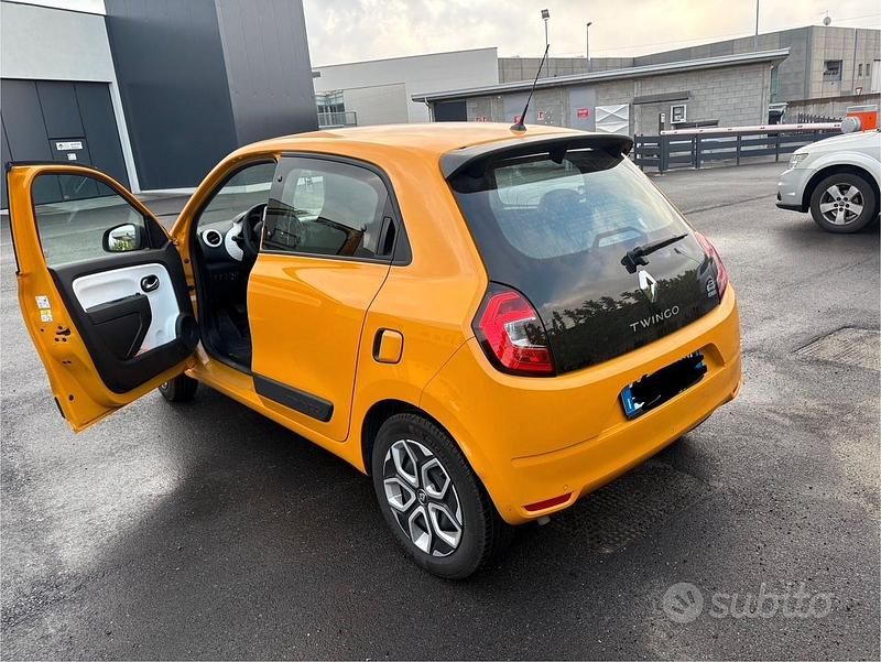 Usata Renault Twingo Zen 65 CV (47 kW) 2023 Giallo Utilitaria