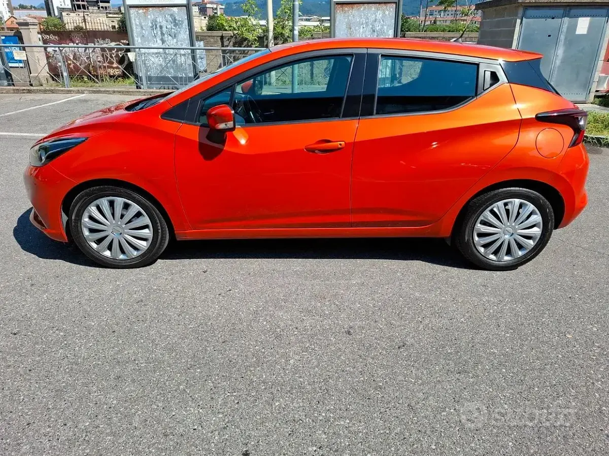 Usata Nissan Micra Acenta 71 CV (52 kW) 2017 Arancione Utilitaria