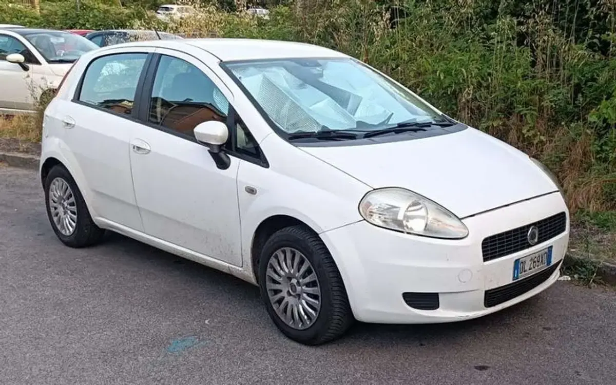 Usata Fiat Grande Punto Active 77 CV (56 kW) 2007 Bianco Utilitaria