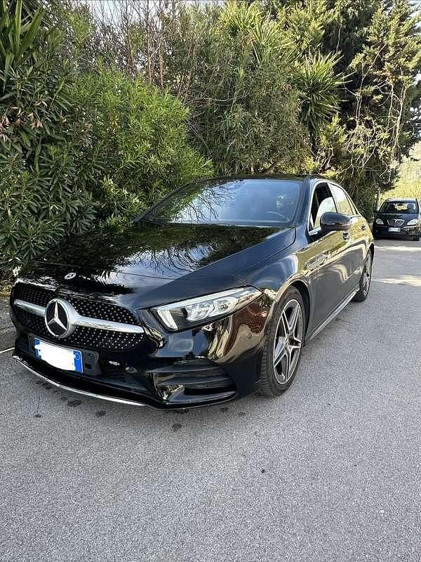 Usata Mercedes 180 Premium 120 CV (88 kW) 2022 Nero Berlina
