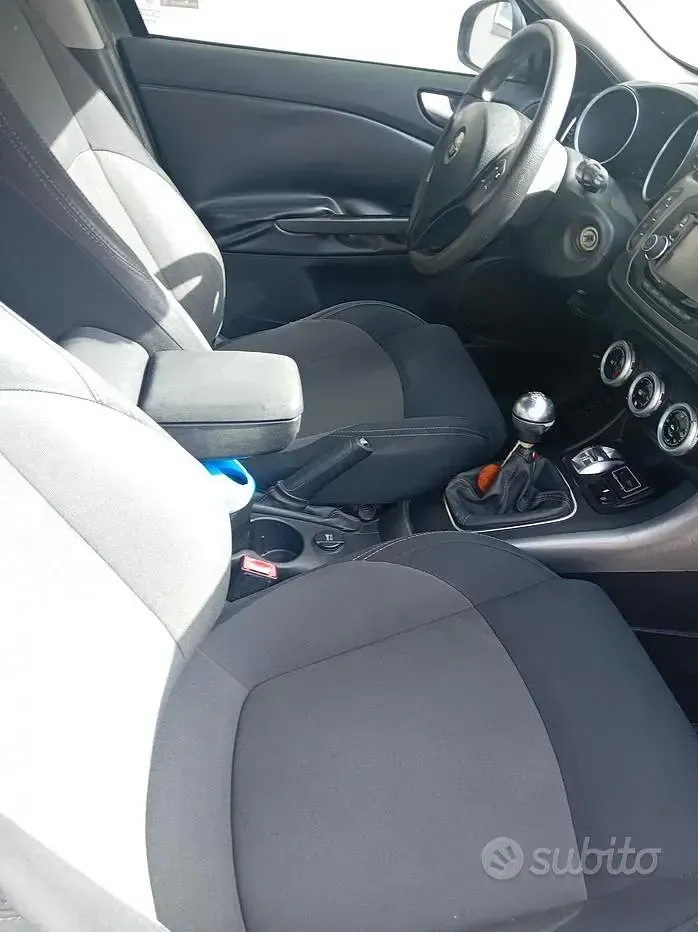Usata Alfa Romeo Giulietta 120 CV (88 kW) 2016 Grigio Utilitaria