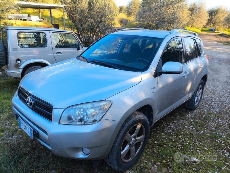 Grigio Usata 2006 Toyota RAV4 SUV | 6500 € - Immagine 1/3