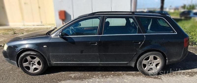Usata Audi A6 130 CV (95 kW) 2002 Nero Station wagon