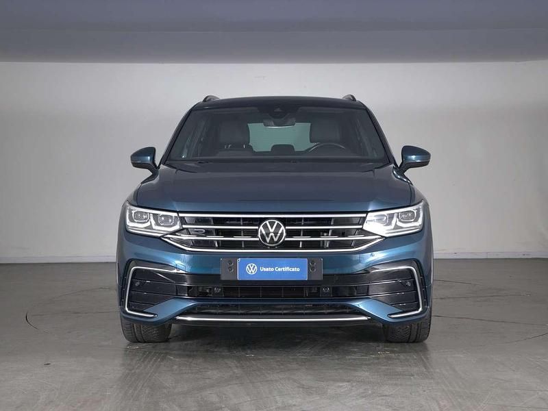 Usata VW Tiguan R-line 150 CV (110 kW) 2023 Nightshade blue metallizzato SUV