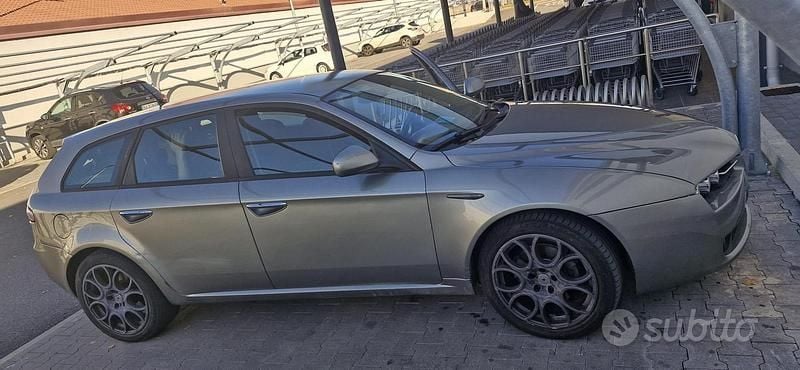 Usata Alfa Romeo 159 150 CV (110 kW) 2007 Grigio Station wagon