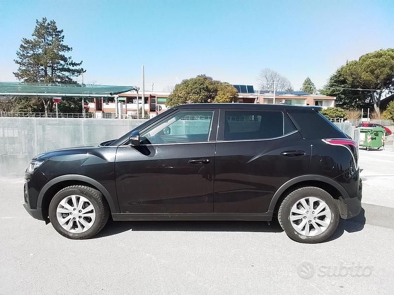 Usata SsangYong Tivoli 128 CV (94 kW) 2020 Nero SUV