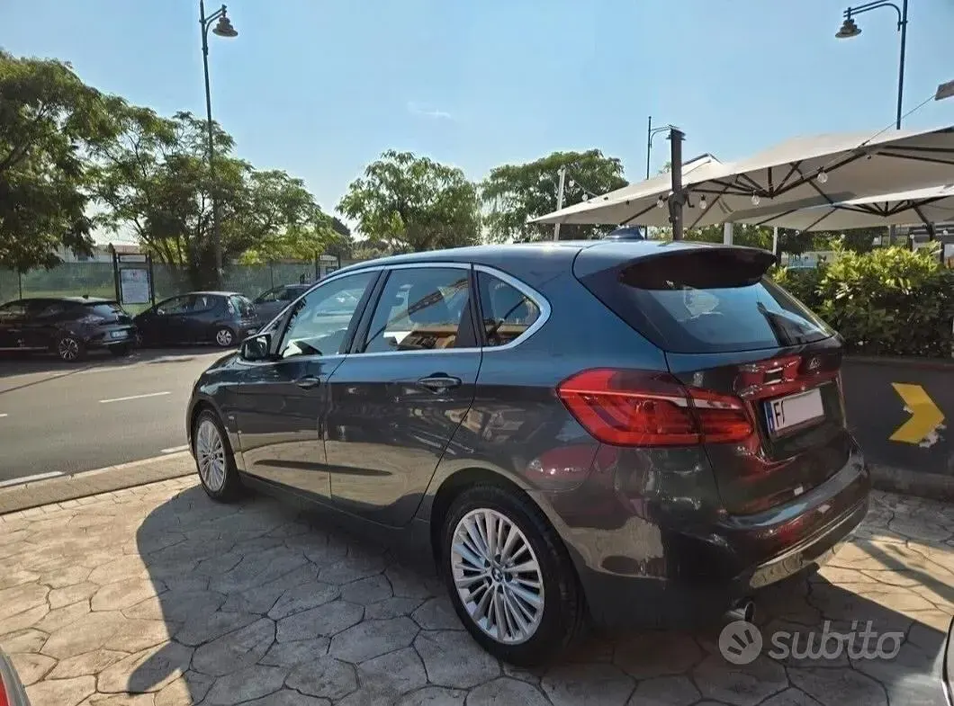 Usata BMW 216 Active Tourer Luxury Line 116 CV (85 kW) 2016 Grigio Monovolume
