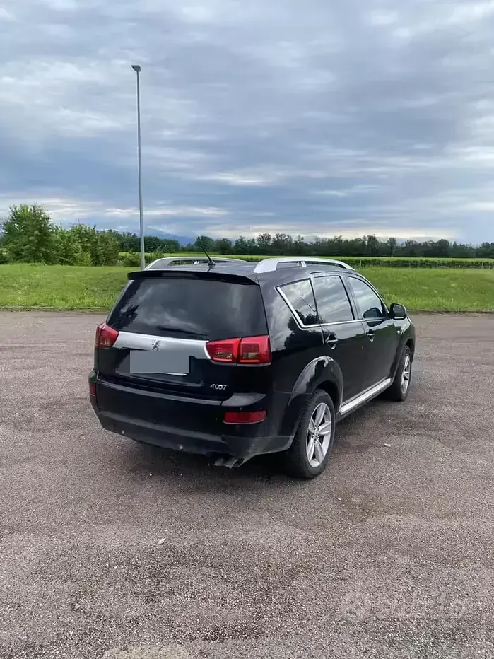 Usata Peugeot 4007 156 CV (114 kW) 2009 Nero SUV