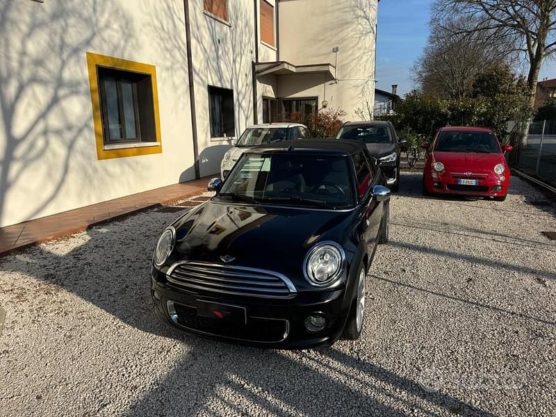 Usata Mini Cooper D Cabriolet 112 CV (82 kW) 2014 Nero Cabrio