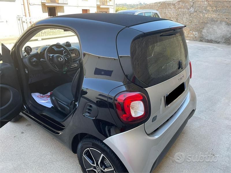 Usata Smart ForTwo Electric Drive 60 kW (82 CV) 2021 Grigio Utilitaria