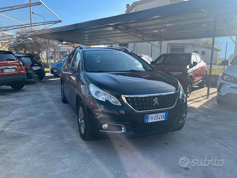 Usata Peugeot 2008 Active 100 CV (73 kW) 2017 Nero SUV