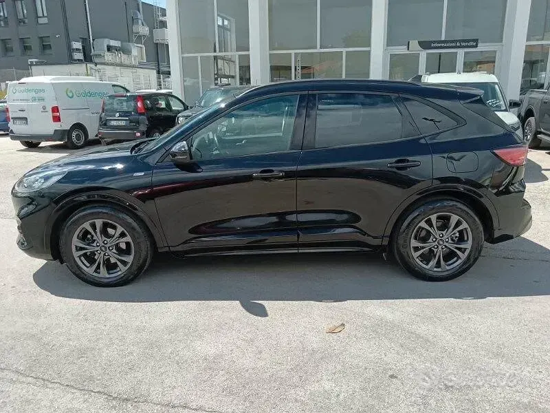 Usata Ford Kuga ST-Line 120 CV (88 kW) 2022 Nero SUV