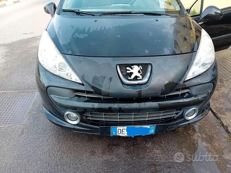 Usato 2007 Peugeot 207 Benzin (2.300 €)