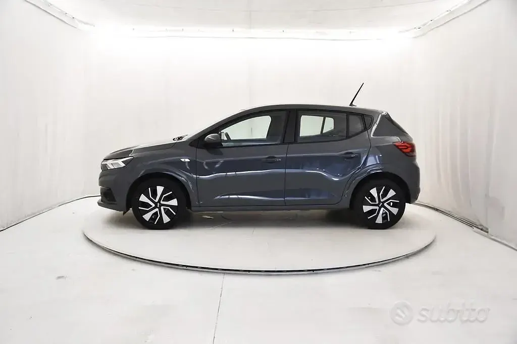 Usata Dacia Sandero Expression 91 CV (66 kW) 2024 Grigio Berlina