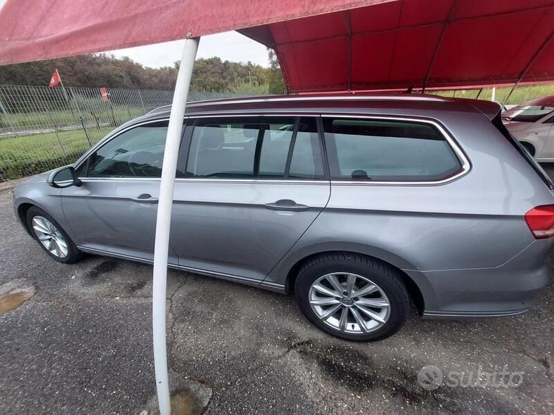 Usata VW Passat 190 CV (139 kW) 2018 Grigio Station wagon