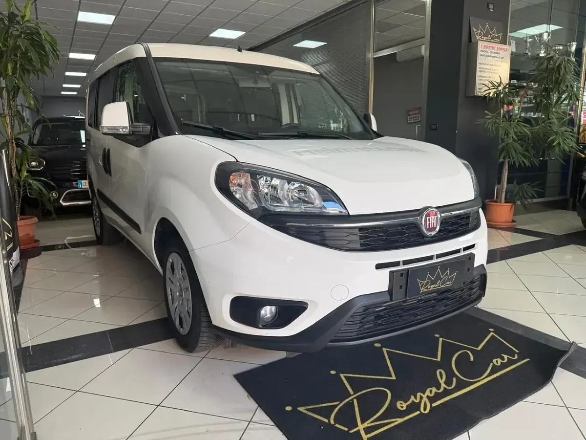 Usata Fiat Doblò Easy 95 CV (69 kW) 2021 Bianco Monovolume