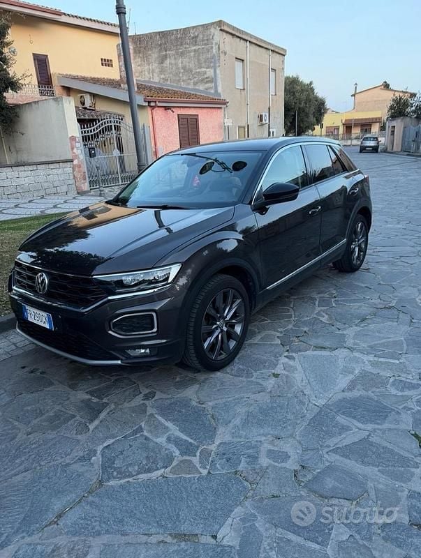 Usata VW T-Roc 150 CV (110 kW) 2018 SUV