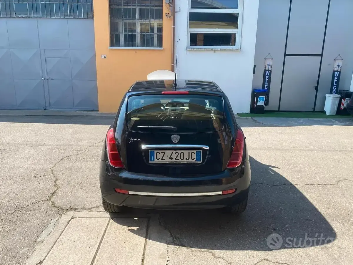 Usata Lancia Ypsilon 80 CV (58 kW) 2006 Nero Utilitaria
