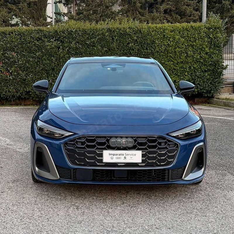 Usata Audi A5 Edition .1 204 CV (150 kW) 2024 Blu ascari metallizzato Berlina