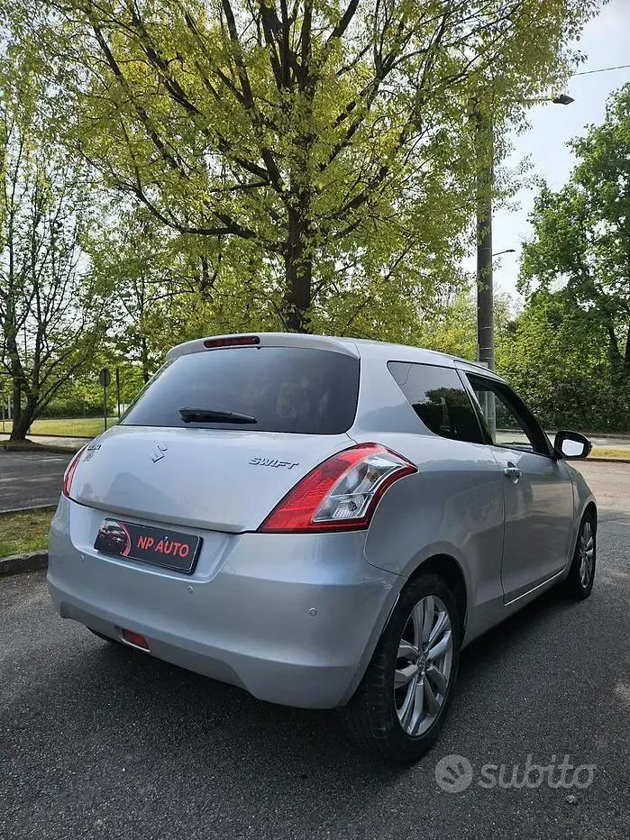Usata Suzuki Swift 94 CV (69 kW) 2014 Grigio Utilitaria