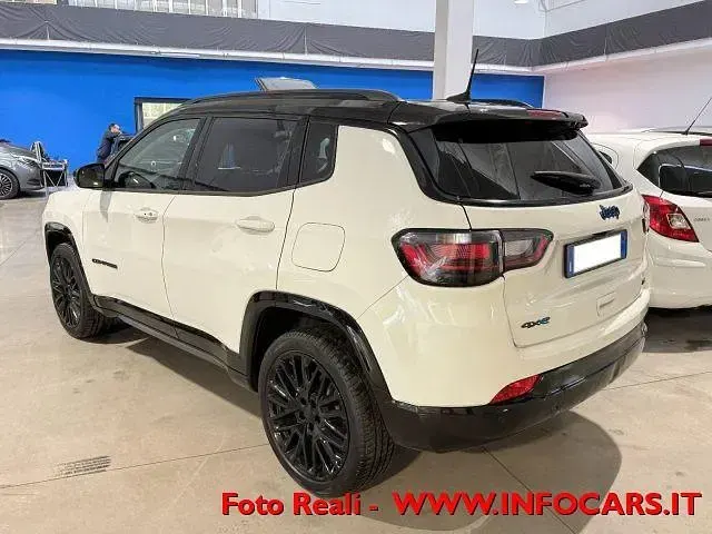 Usata Jeep Compass 179 CV (131 kW) 2023 Bianco metallizzato SUV