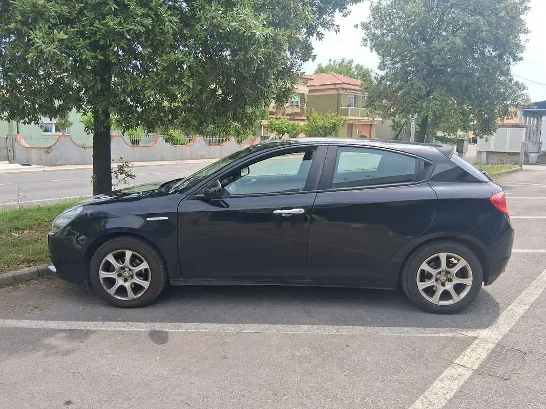 Usata Alfa Romeo Giulietta 120 CV (88 kW) 2012 Nero Utilitaria